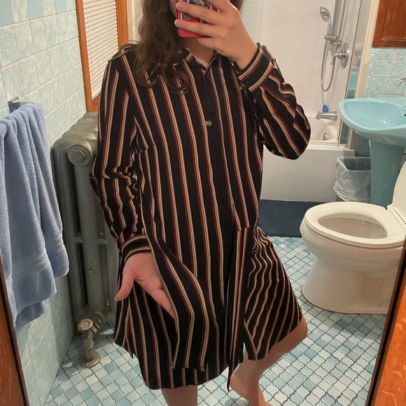 Striped Button Down Collared Dress - Picture 4 of 6